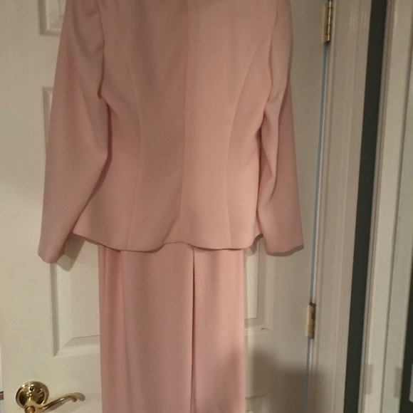 Nah Nah Two  Piece suit - Picture 2 of 8